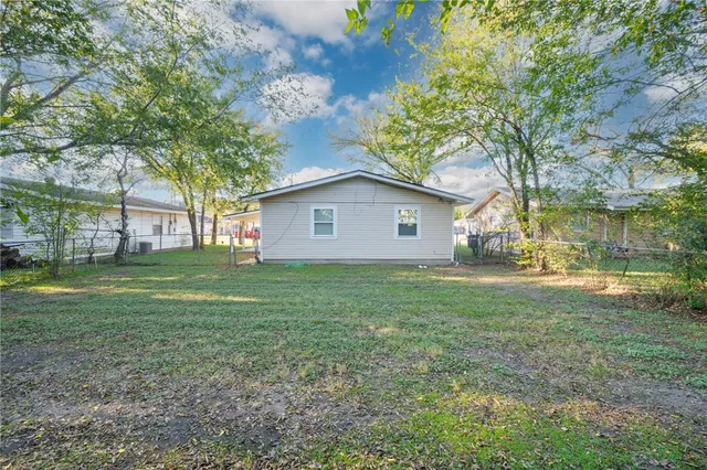 $1,300 | 200 Richards Street, Unit B, College Station, TX 77840