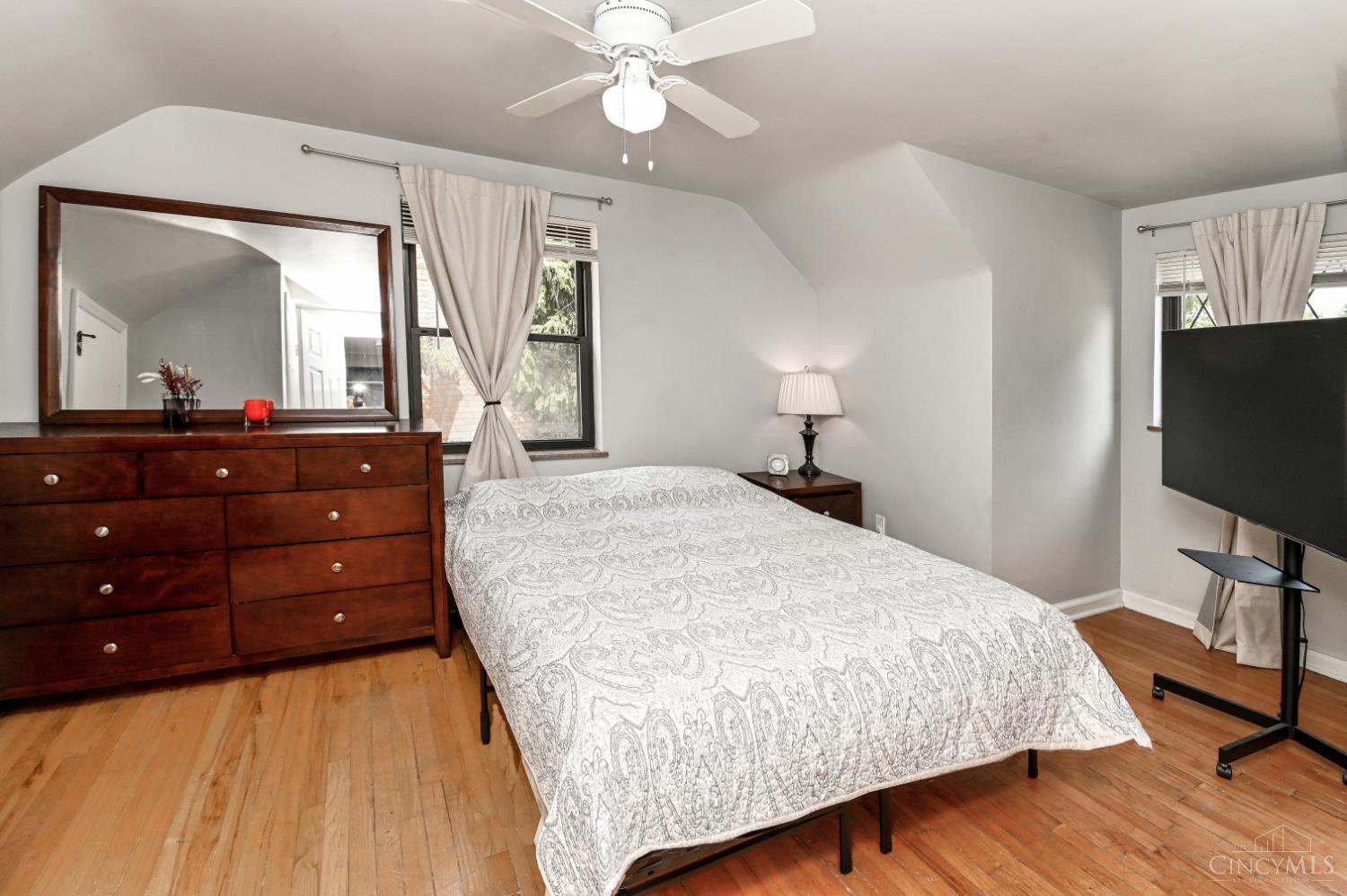 5223 Ralph Avenue Cincinnati, OH 45238 - Photo 17 of 32
