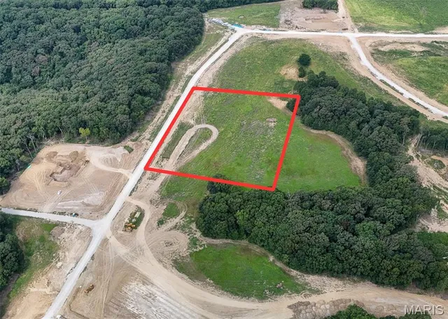 $300,000 | 408 Stones Throw Court, Defiance, MO 63341