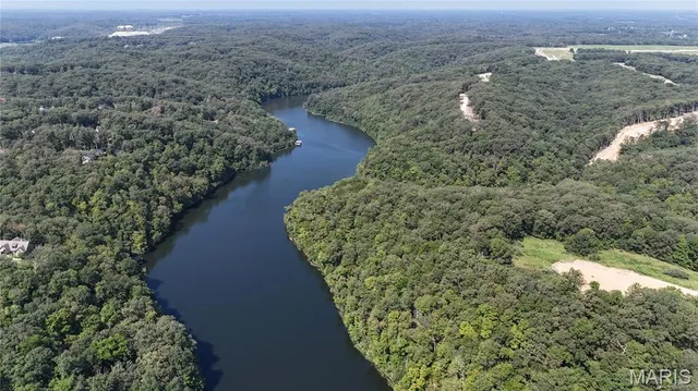 $300,000 | 408 Stones Throw Court, Defiance, MO 63341