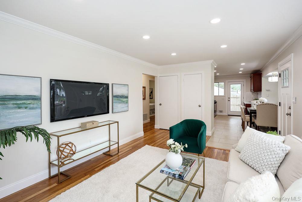 21 Dewey Road Commack, NY 11725 - Photo 8 of 40 Gallery Image 8