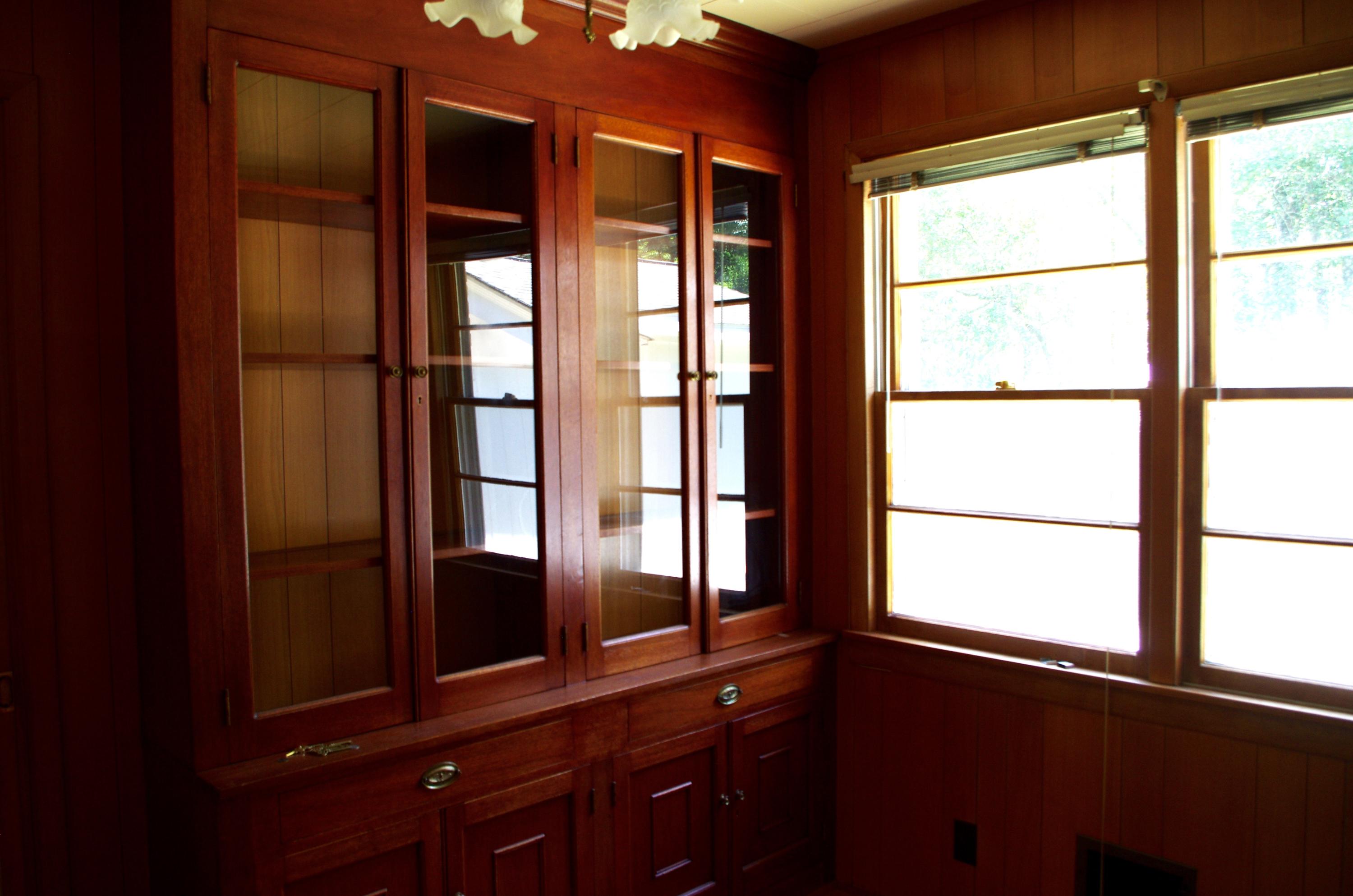 1131 Wyndham Road Charleston, SC 29412 - Photo 5 of 16 Dining Room Built-Ins