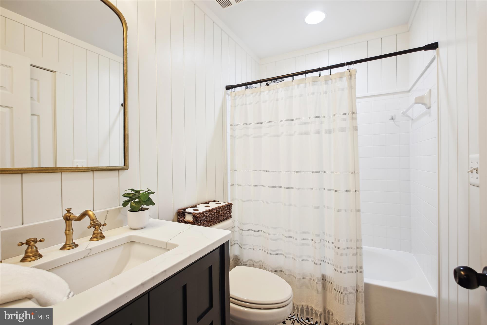 2433 Jostaberry Way Odenton, MD 21113 - Photo 26 of 45 Fancy hallway bathroom