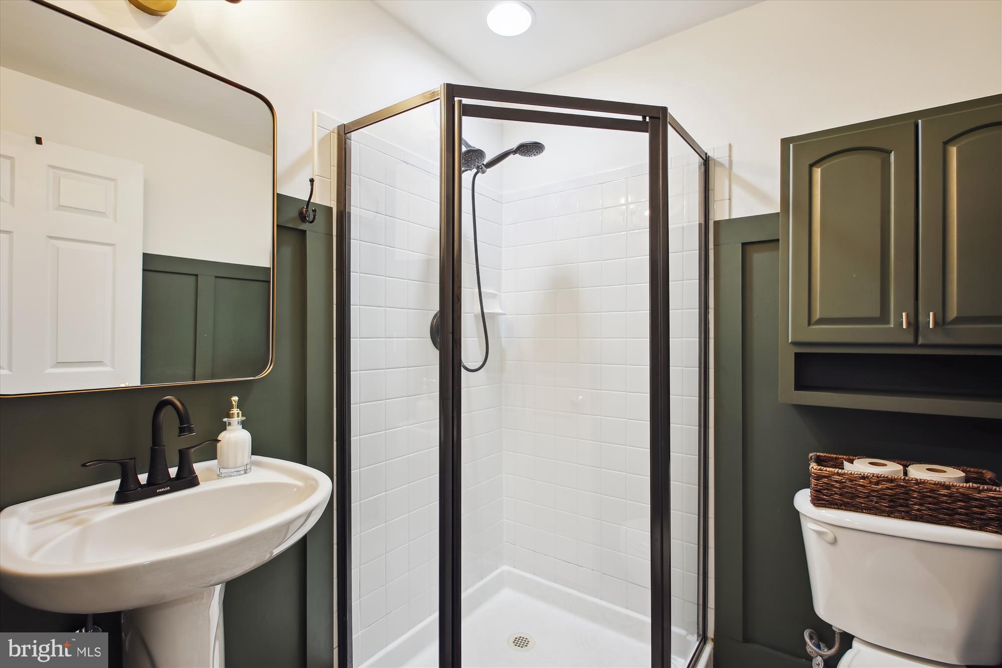 2433 Jostaberry Way Odenton, MD 21113 - Photo 33 of 45 Bathroom attached to Bedroom #4