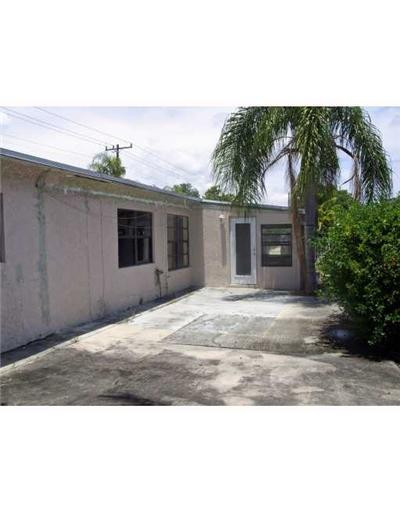 1327 North Park Road Hollywood, FL 33021 - Photo 11 of 11 Exterior Back