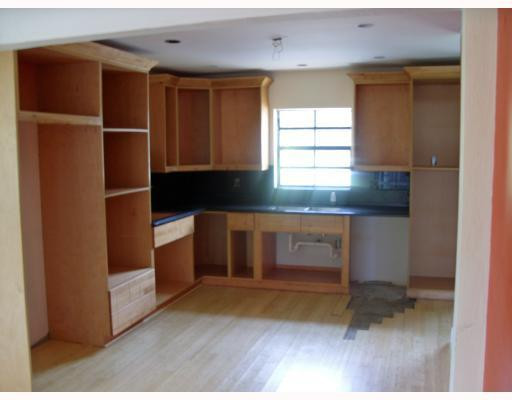 1327 North Park Road Hollywood, FL 33021 - Photo 4 of 11 Kitchen