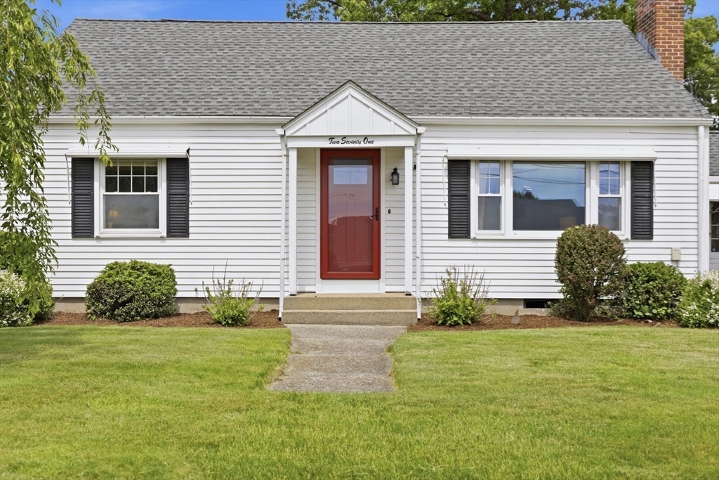 271 Wildermere Street Chicopee, MA 01020 - Photo 5 of 41