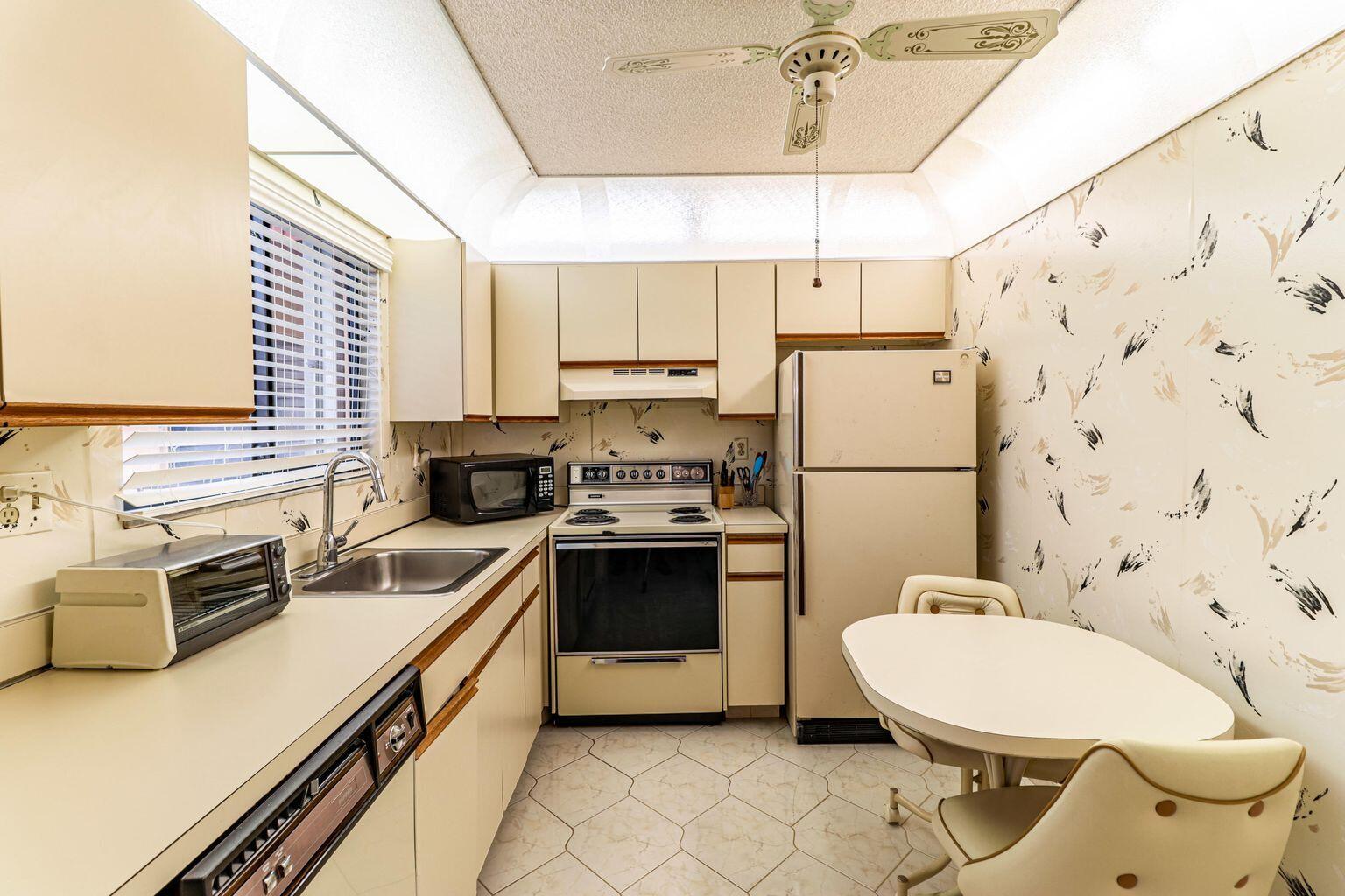 15216 Lakes Of Delray Boulevard, Unit 148 Delray Beach, FL 33484 - Photo 6 of 14 20210701125741184800000000-o