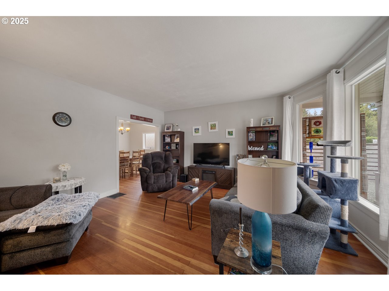 662 South 11th Street Coos Bay, OR 97420 - Photo 18 of 47