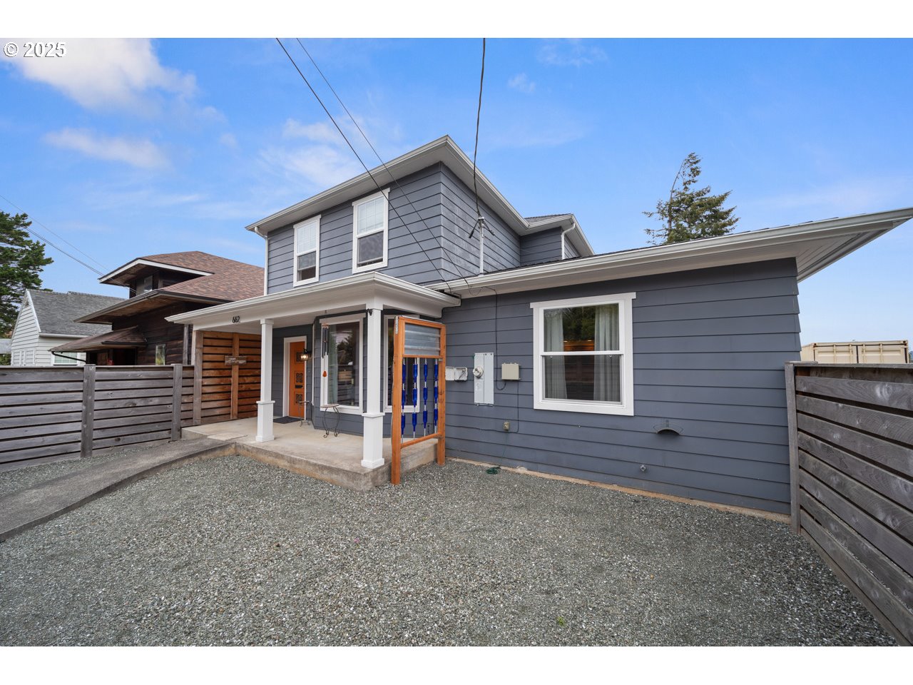 662 South 11th Street Coos Bay, OR 97420 - Photo 8 of 47