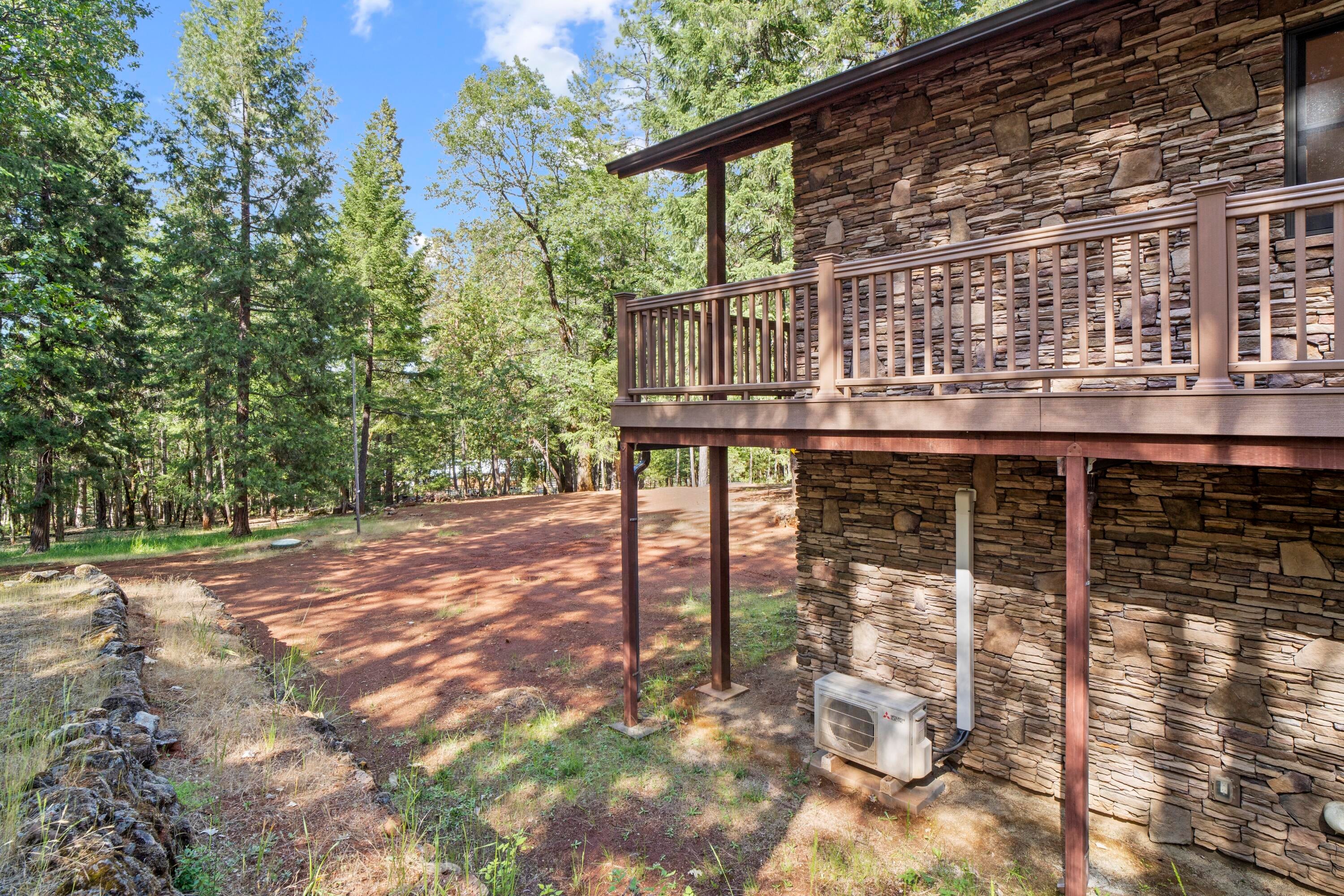 2021 Queens Branch Road Rogue River, OR 97537 - Photo 24 of 37 Exterior