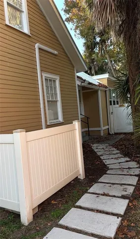 $1,595 | 860 Magnolia Avenue, Unit 2, Daytona Beach, FL 32114