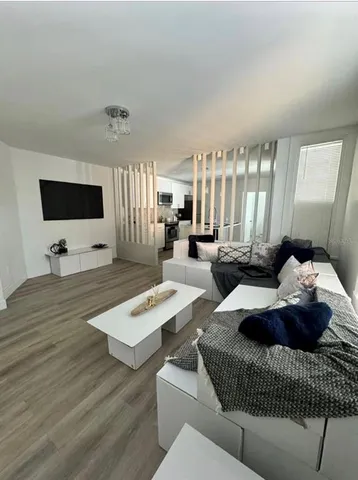 $1,595 | 860 Magnolia Avenue, Unit 2, Daytona Beach, FL 32114