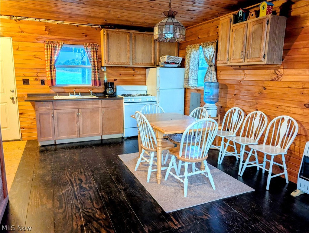 66323 Lake Road Cambridge, OH 43725 - Photo 17 of 44