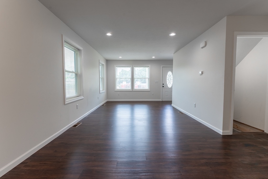 144-146 Magazine Street Springfield, MA 01109 - Photo 6 of 21 Gallery Image 6