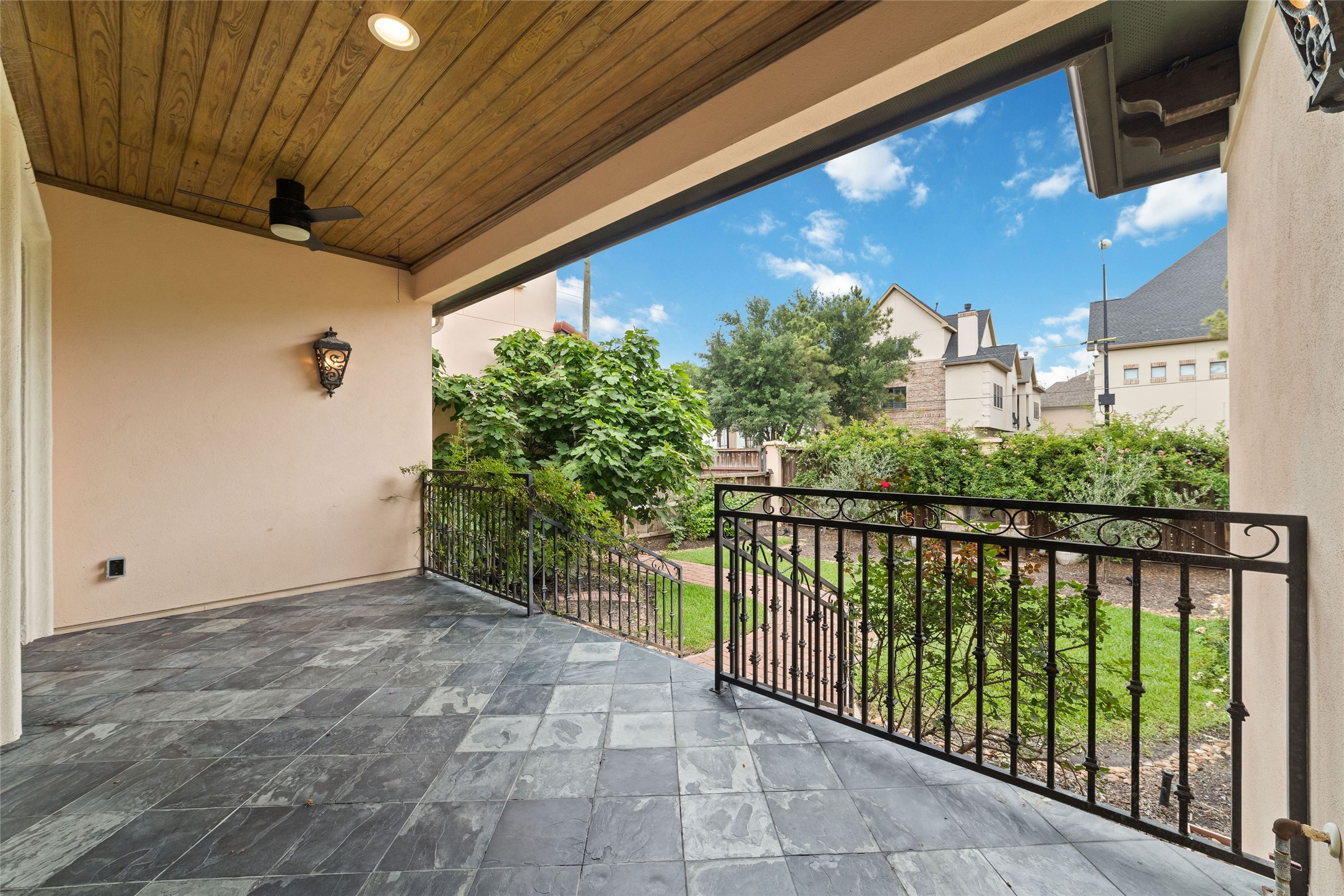 4102 Gramercy Street Houston, TX 77025 - Photo 32 of 35 a view of a balcony