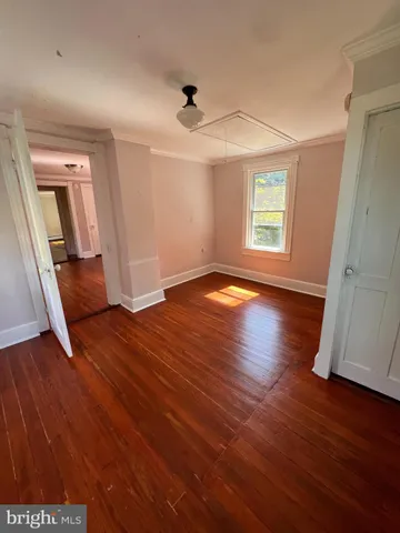 $2,100 | 704 West Washington Street, Charles Town, WV 25414