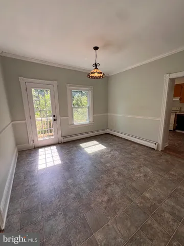 $2,100 | 704 West Washington Street, Charles Town, WV 25414