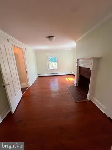 $2,100 | 704 West Washington Street, Charles Town, WV 25414