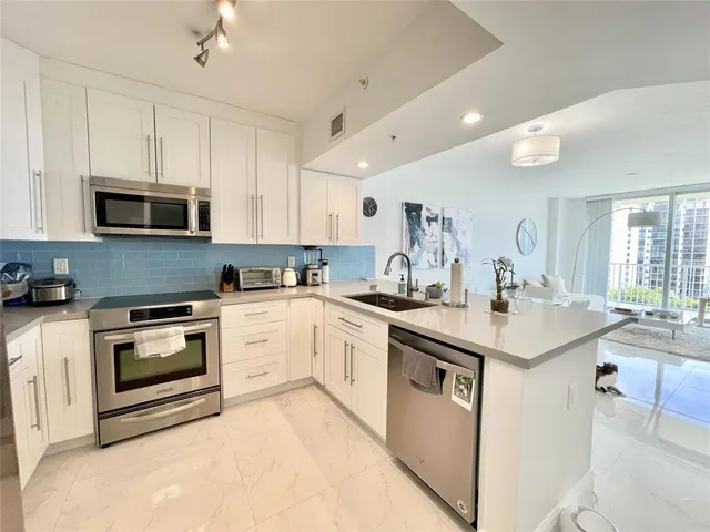 $405,000 | 3020 Northeast 32nd Avenue, Unit 905, Fort Lauderdale, FL 33308