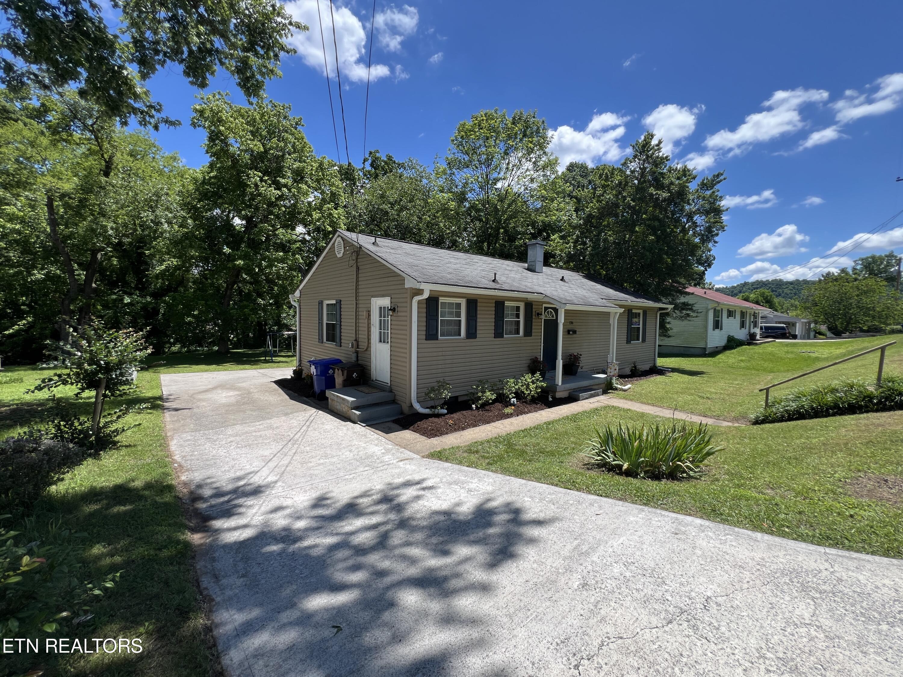 136 Athens Road Oak Ridge, TN 37830 - Photo 1 of 50 driveway2