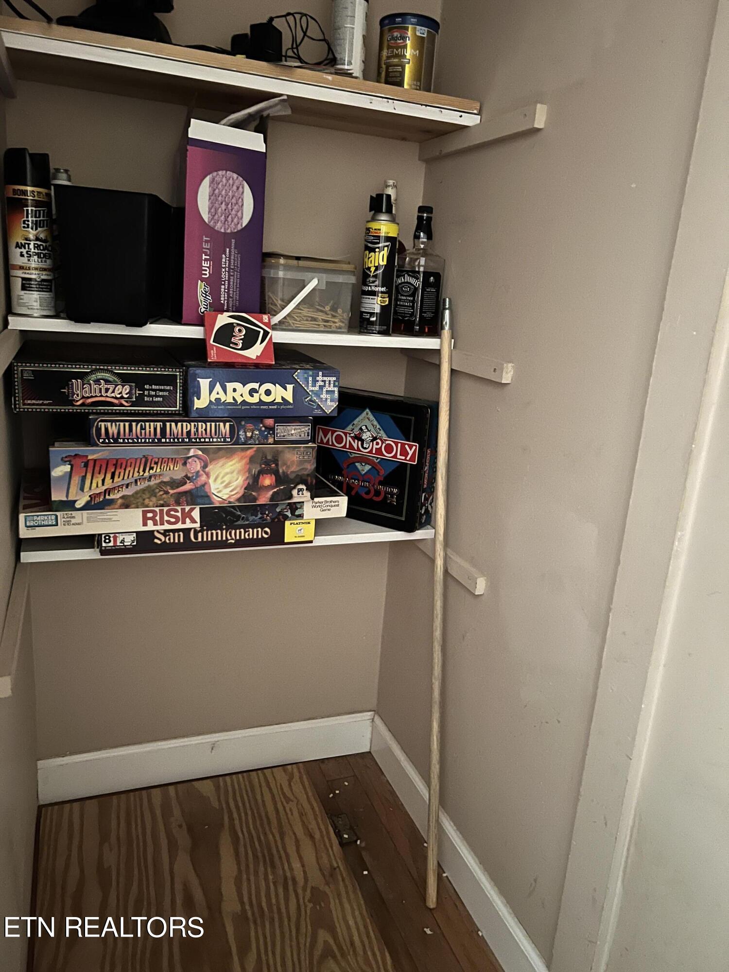 136 Athens Road Oak Ridge, TN 37830 - Photo 32 of 50 pantry