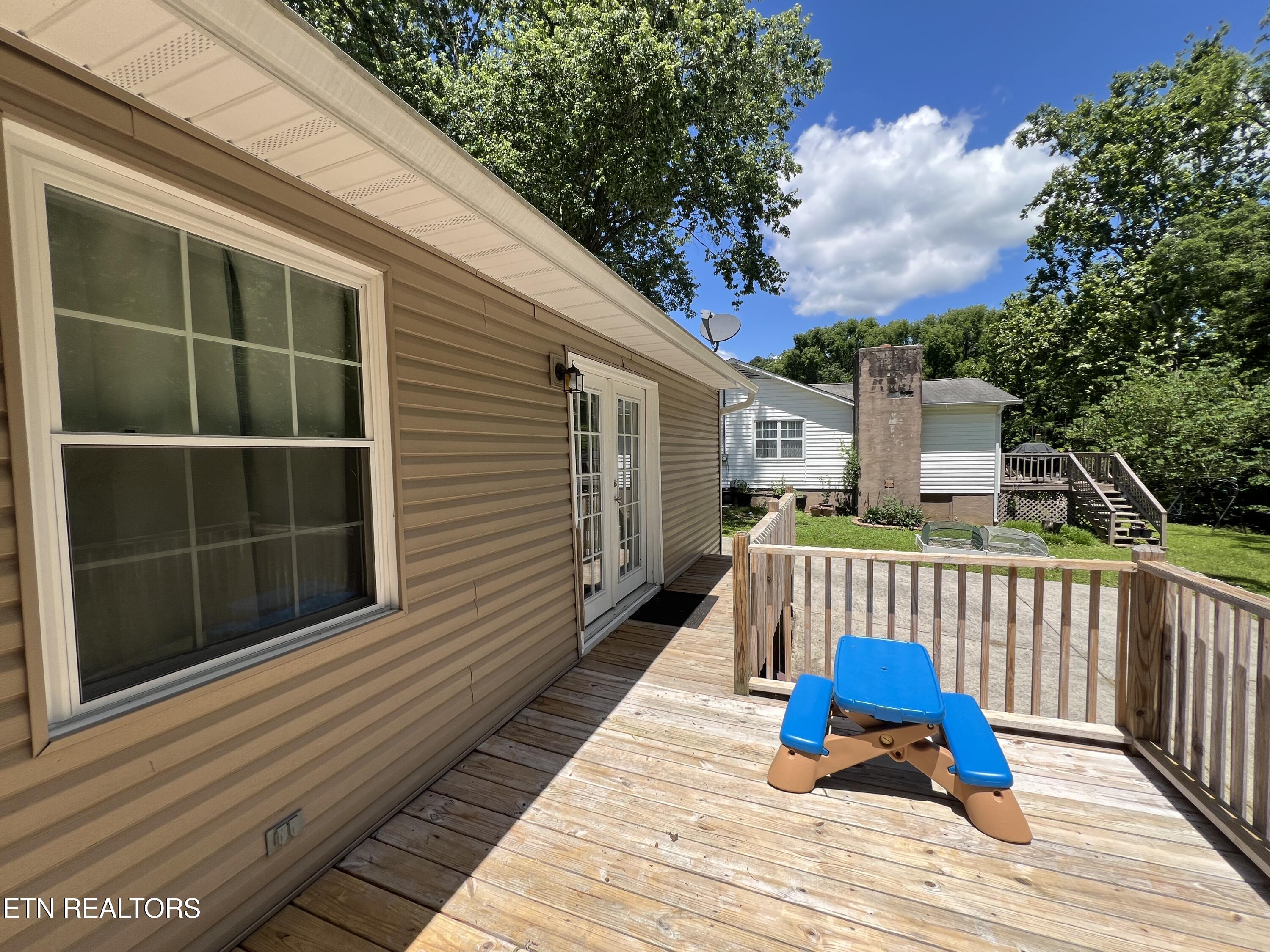 136 Athens Road Oak Ridge, TN 37830 - Photo 37 of 50 deck3