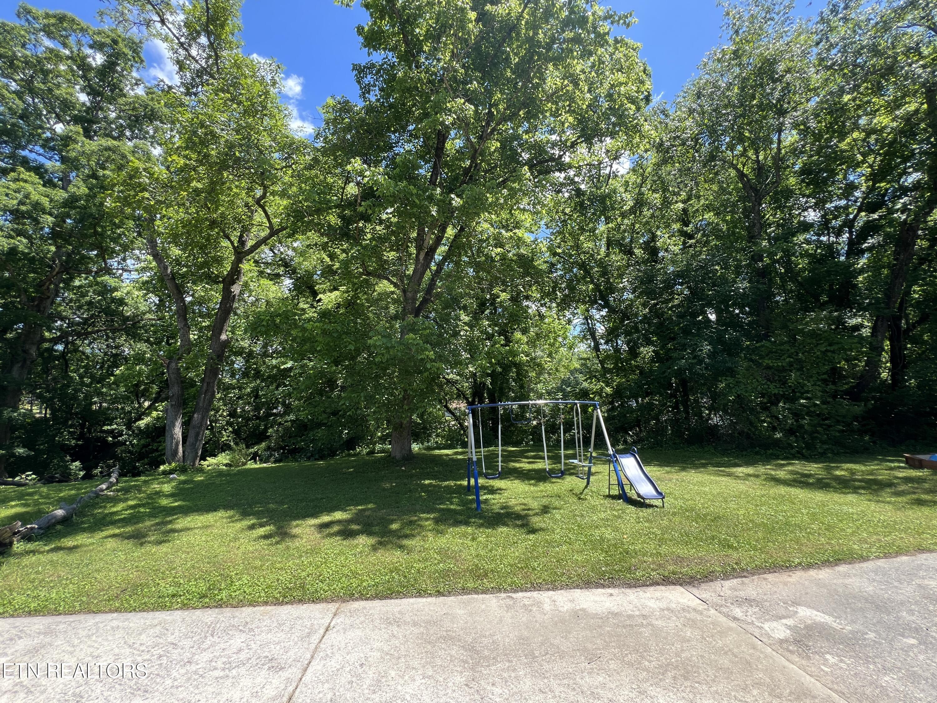 136 Athens Road Oak Ridge, TN 37830 - Photo 40 of 50 backyard6
