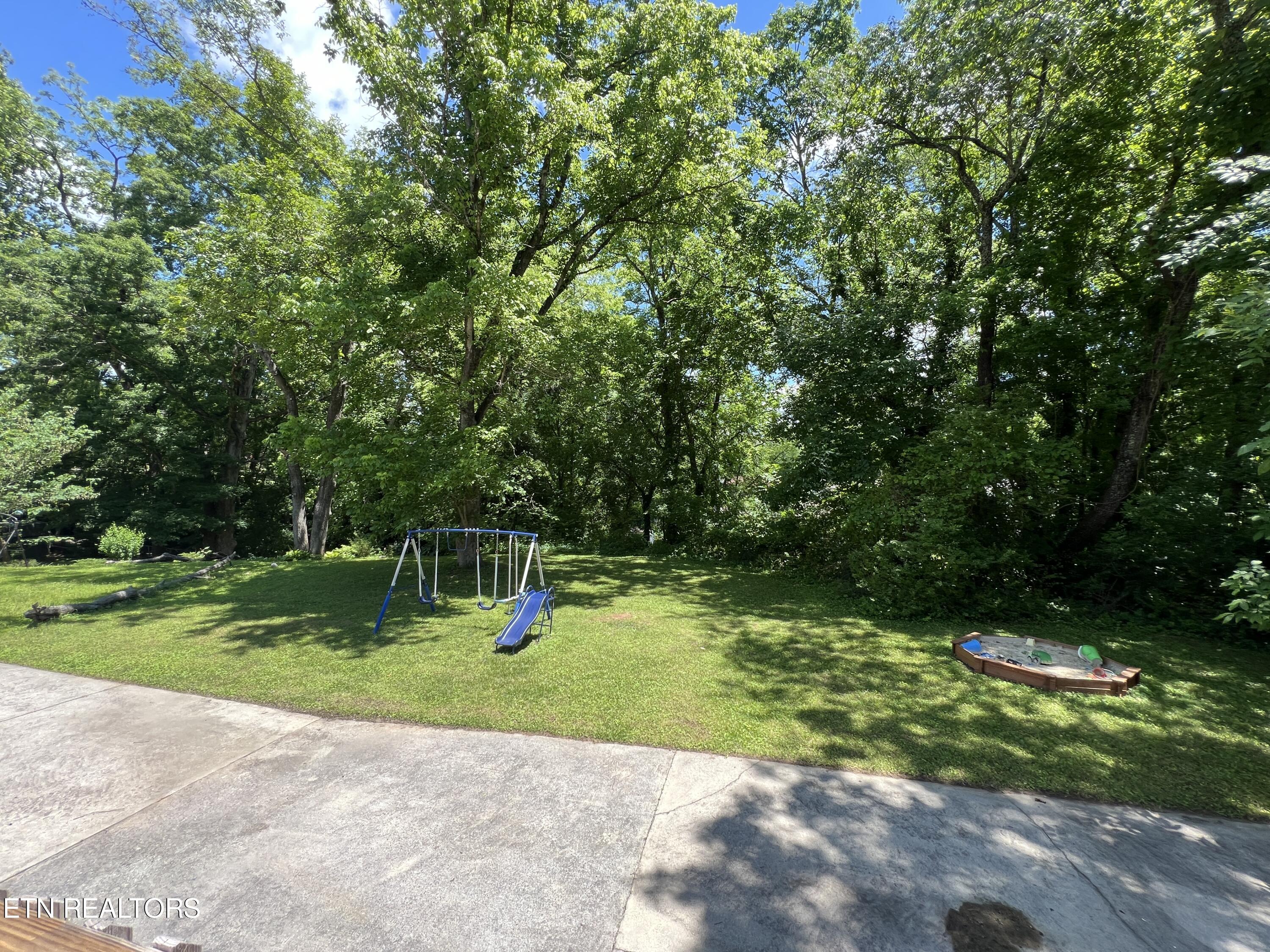 136 Athens Road Oak Ridge, TN 37830 - Photo 41 of 50 backyard7
