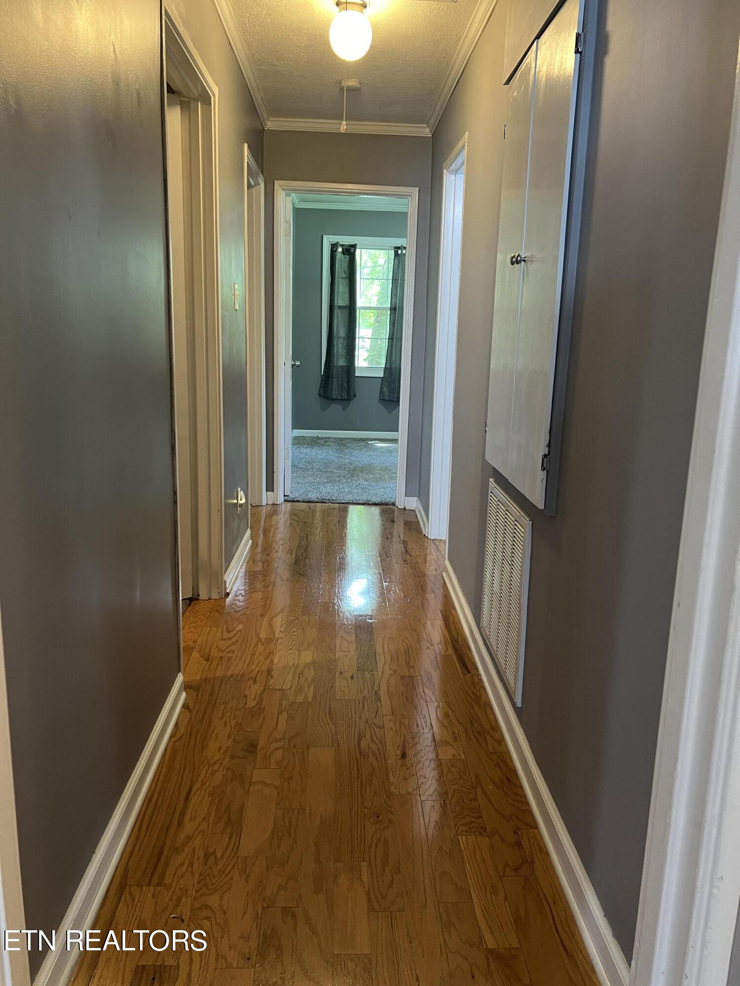 136 Athens Road Oak Ridge, TN 37830 - Photo 10 of 50 hallway