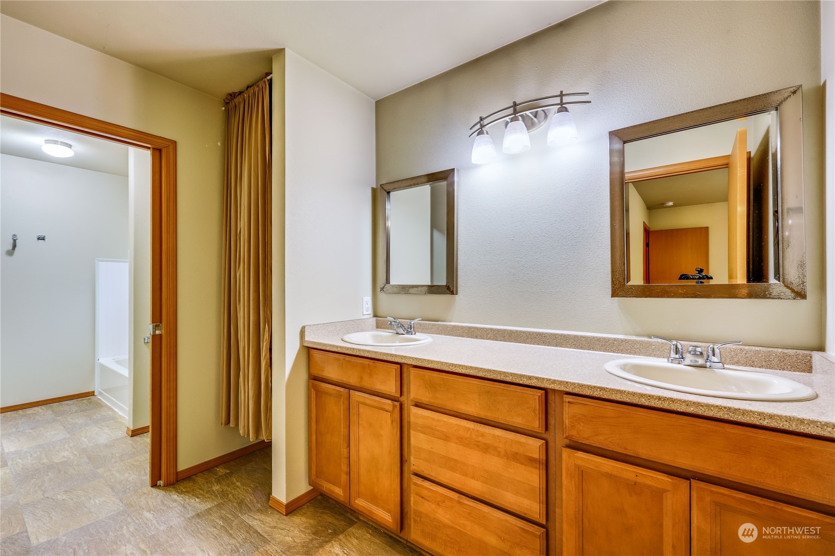 8481 Southeast Sedgwick Road Port Orchard, WA 98366 - Photo 12 of 29 Gallery Image 12