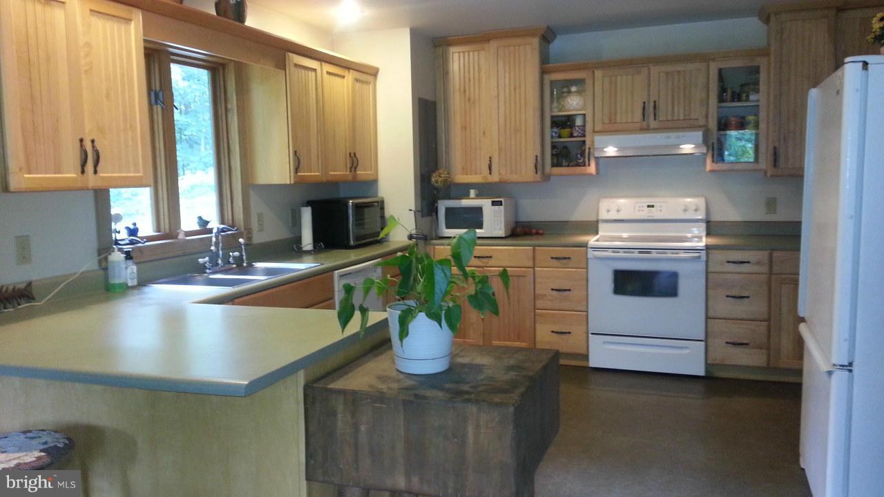 71 Murphy Road Berkeley Springs, WV 25411 - Photo 8 of 29 Kitchen