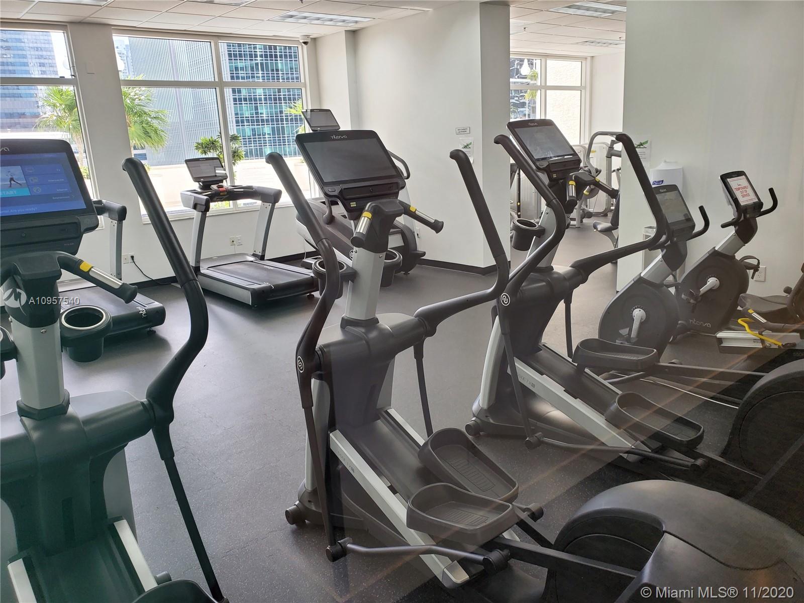 1200 Brickell Bay Drive, Unit 4003 Miami, FL 33131 - Photo 16 of 25