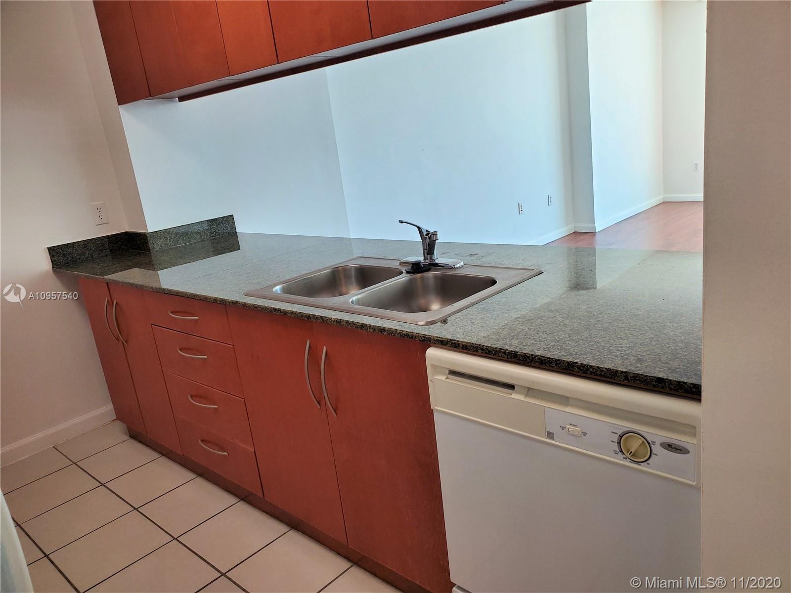 1200 Brickell Bay Drive, Unit 4003 Miami, FL 33131 - Photo 9 of 25