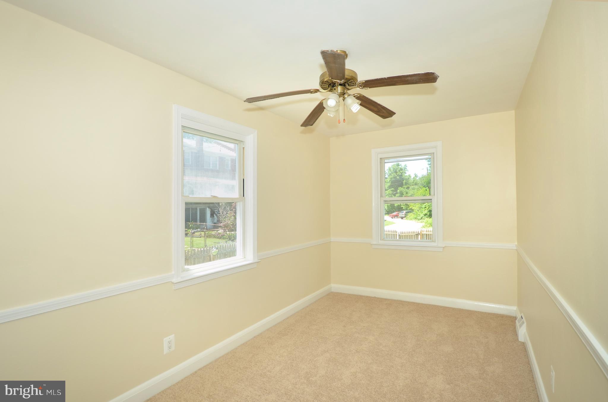 554 Welbrook Road Baltimore, MD 21221 - Photo 9 of 27 Dining Room