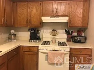 $2,100 | 10 Nicholas Court, Spotswood, NJ 08884