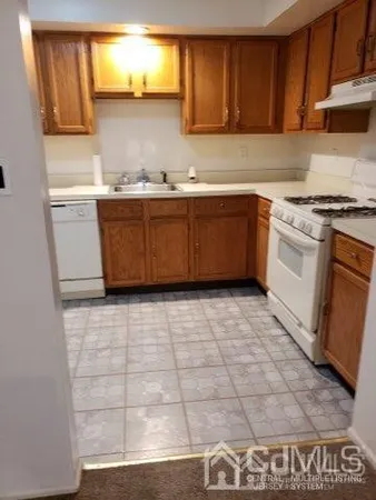 $2,100 | 10 Nicholas Court, Spotswood, NJ 08884
