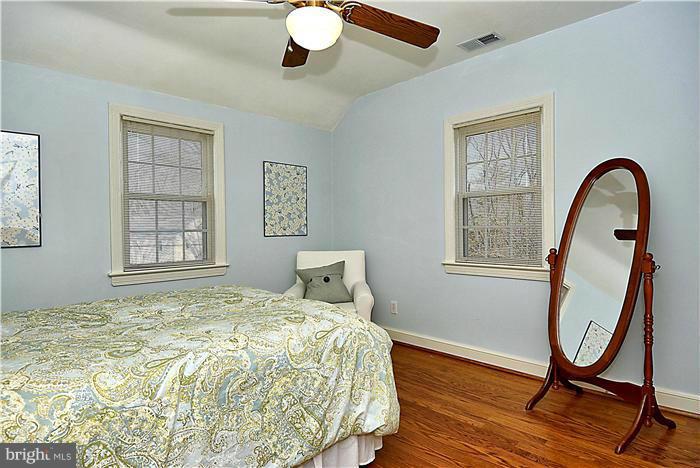 9619 Clearview Place Silver Spring, MD 20901 - Photo 23 of 30 Bedroom