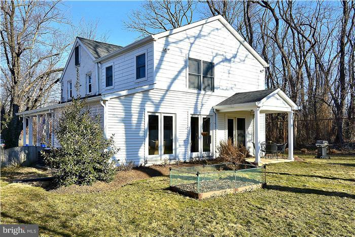 9619 Clearview Place Silver Spring, MD 20901 - Photo 29 of 30 Exterior (Rear)