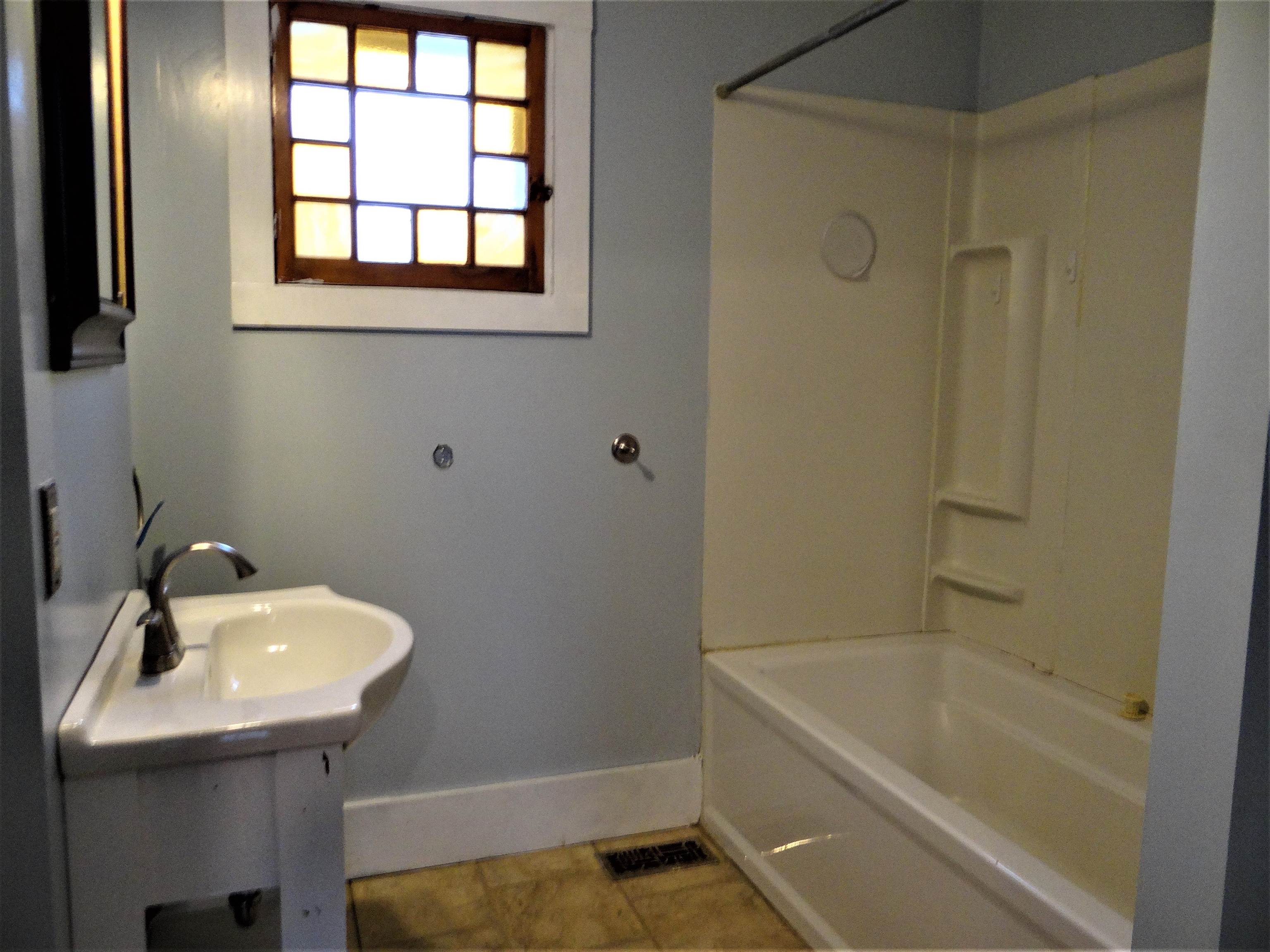 707 Maple Street Hartford, VT 05001 - Photo 18 of 26 Gallery Image 18