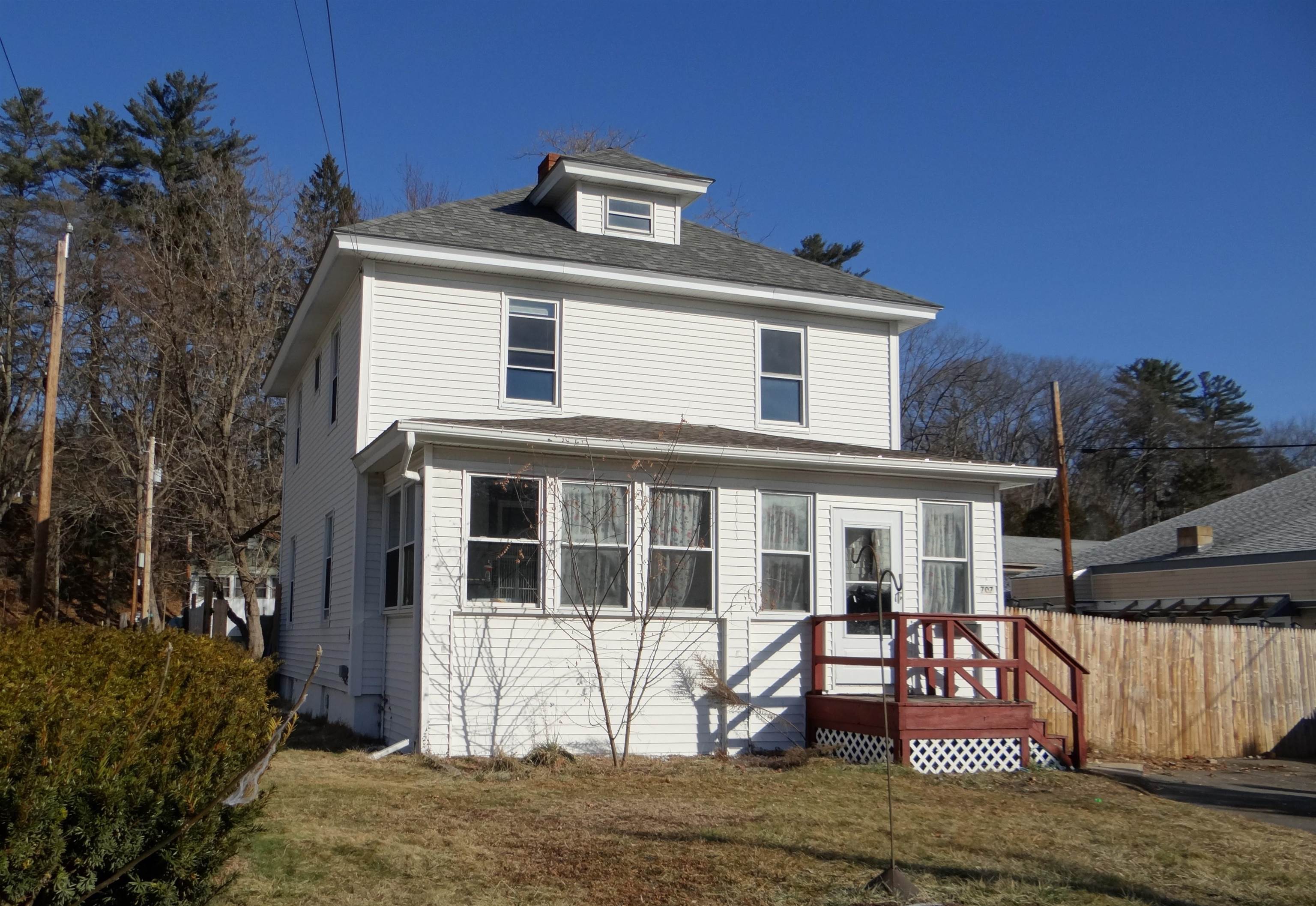 707 Maple Street Hartford, VT 05001 - Photo 2 of 26 Gallery Image 2