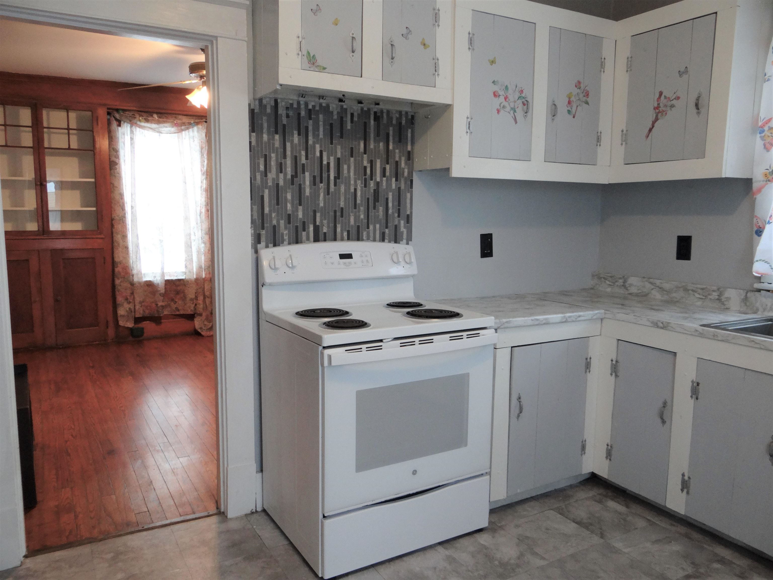707 Maple Street Hartford, VT 05001 - Photo 7 of 26 Gallery Image 7