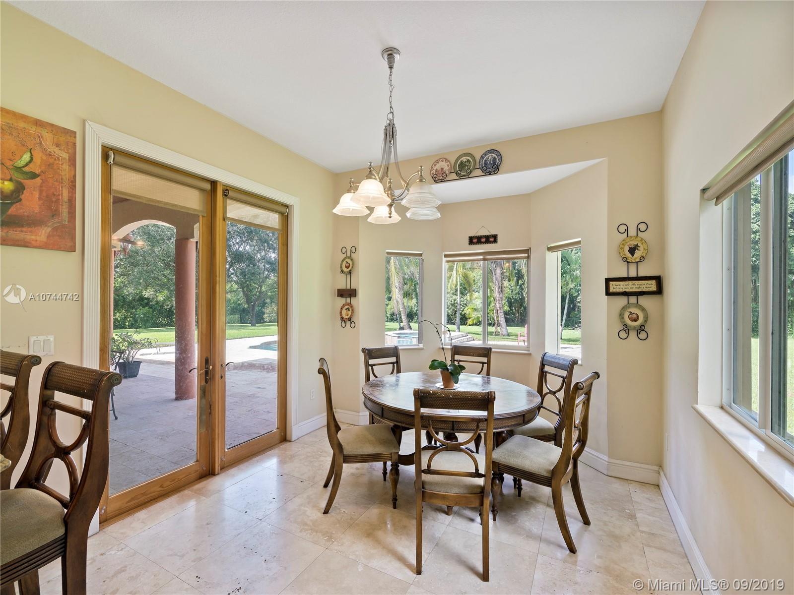 5051 Southwest 192nd Terrace Southwest Ranches, FL 33332 - Photo 16 of 48 Gallery Image 16