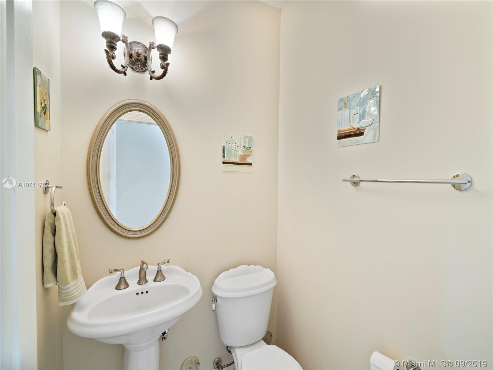 5051 Southwest 192nd Terrace Southwest Ranches, FL 33332 - Photo 19 of 48 Gallery Image 19