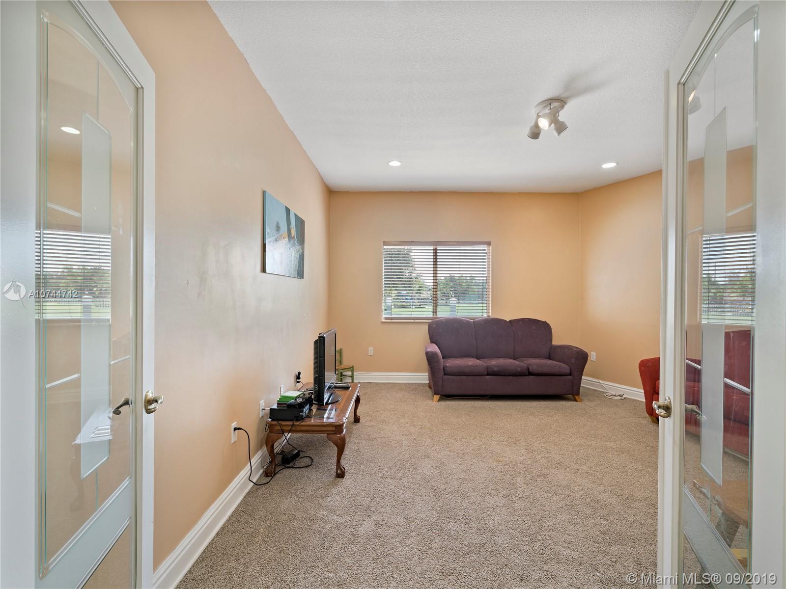 5051 Southwest 192nd Terrace Southwest Ranches, FL 33332 - Photo 22 of 48 Gallery Image 22