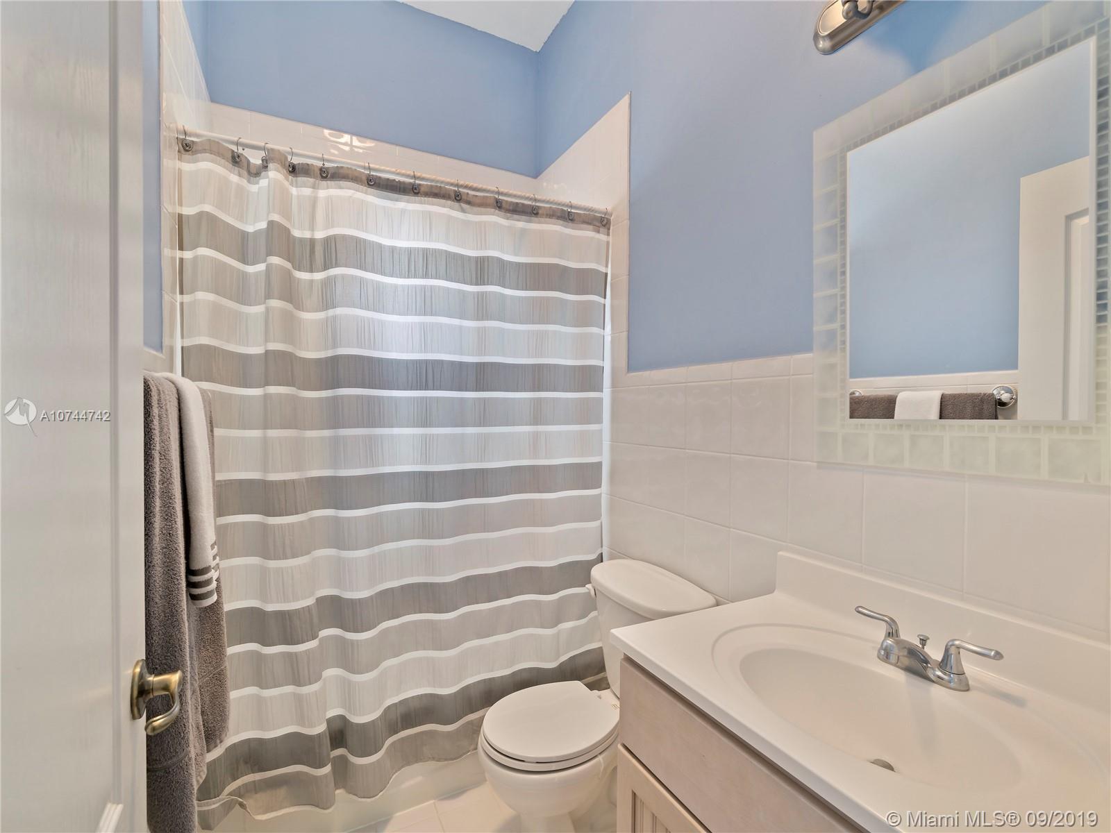 5051 Southwest 192nd Terrace Southwest Ranches, FL 33332 - Photo 29 of 48 Gallery Image 29