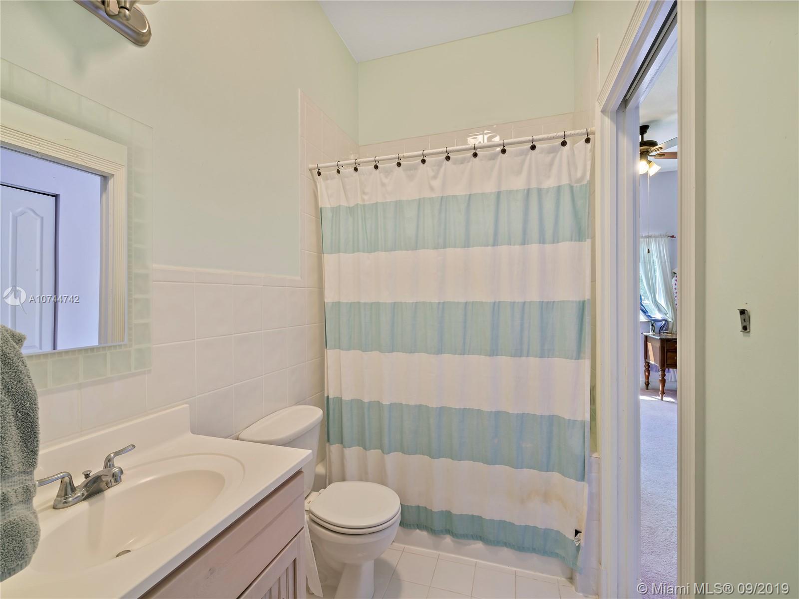5051 Southwest 192nd Terrace Southwest Ranches, FL 33332 - Photo 31 of 48 Gallery Image 31