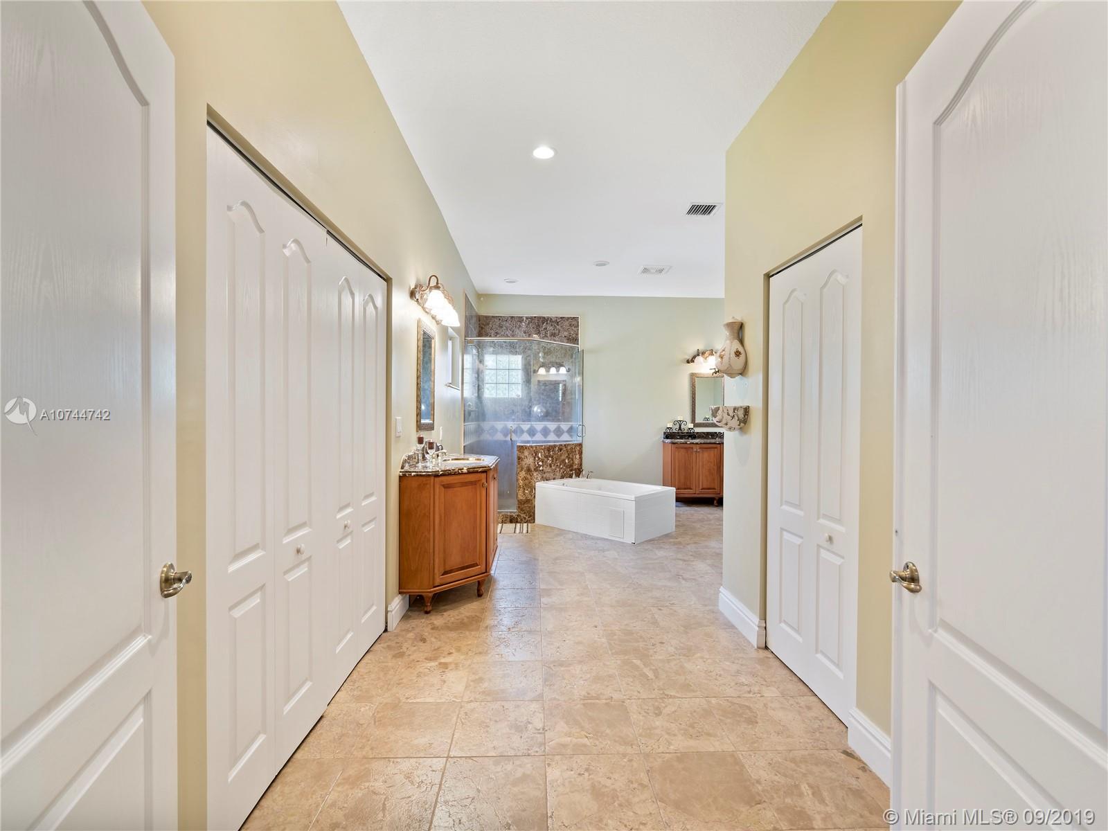 5051 Southwest 192nd Terrace Southwest Ranches, FL 33332 - Photo 35 of 48 Gallery Image 35