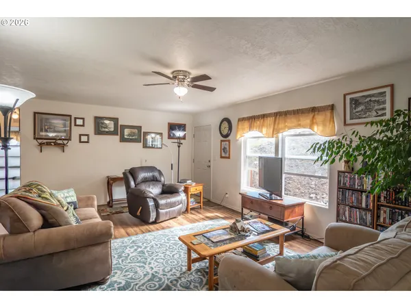 $148,000 | 180 Nestucca Lane, Roseburg, OR 97471