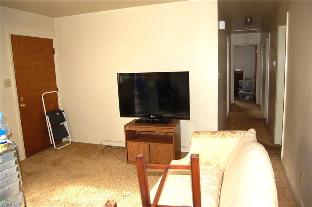 4850 Harvey Road Jamestown, NC 27282 - Photo 6 of 20 Gallery Image 6